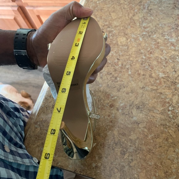 Shoe - Picture 6 of 6